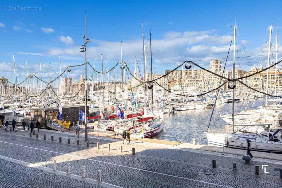 Appartement à MARSEILLE-1E