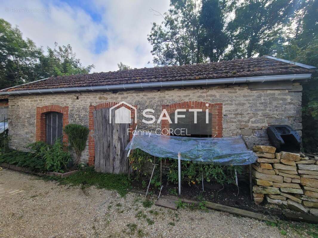 Photo 2 - Maison à SAINTE-COLOMBE-SUR-SEINE