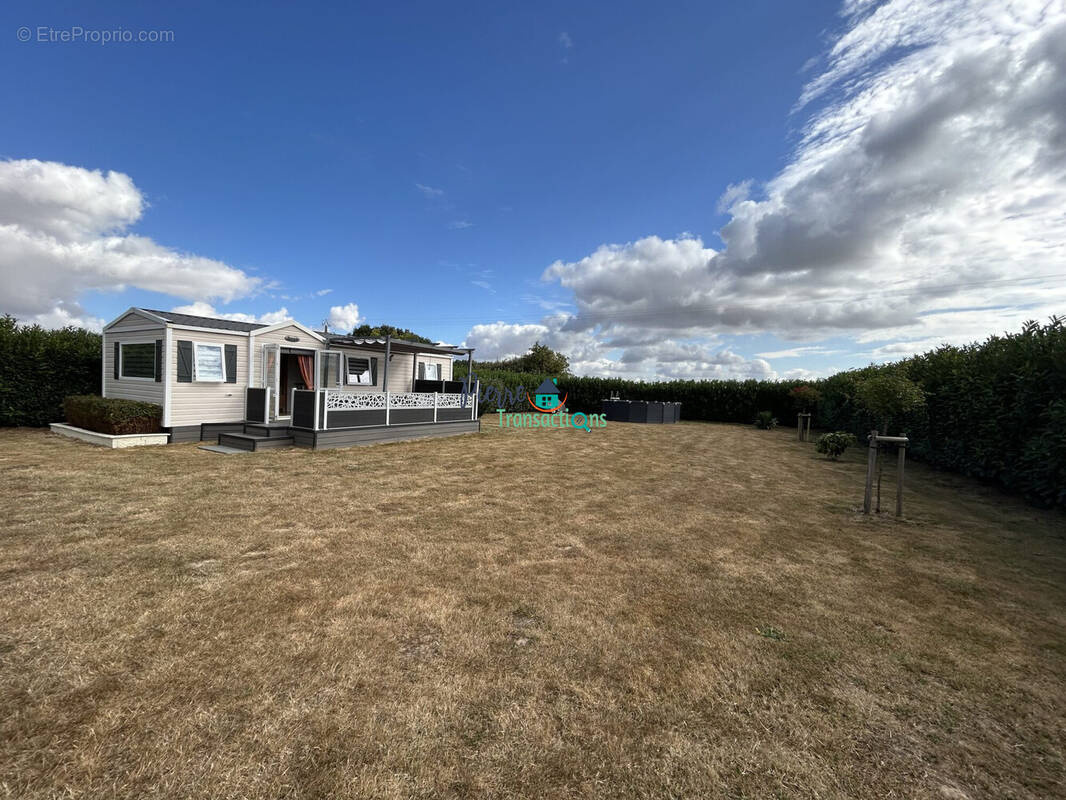 Terrain 1000 m² à Lillebonne · 66 000 €