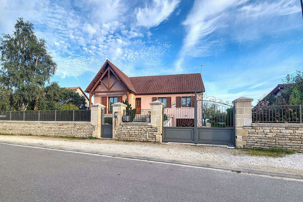 Maison à THOREY-EN-PLAINE