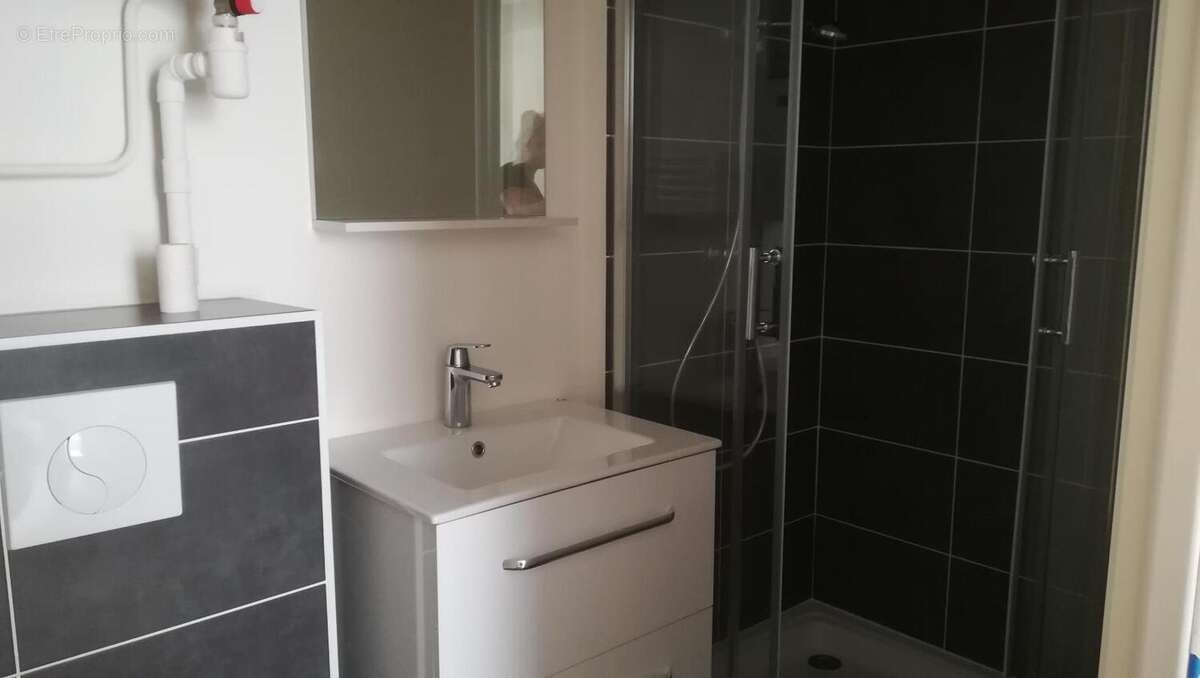   - Appartement à LYON-3E