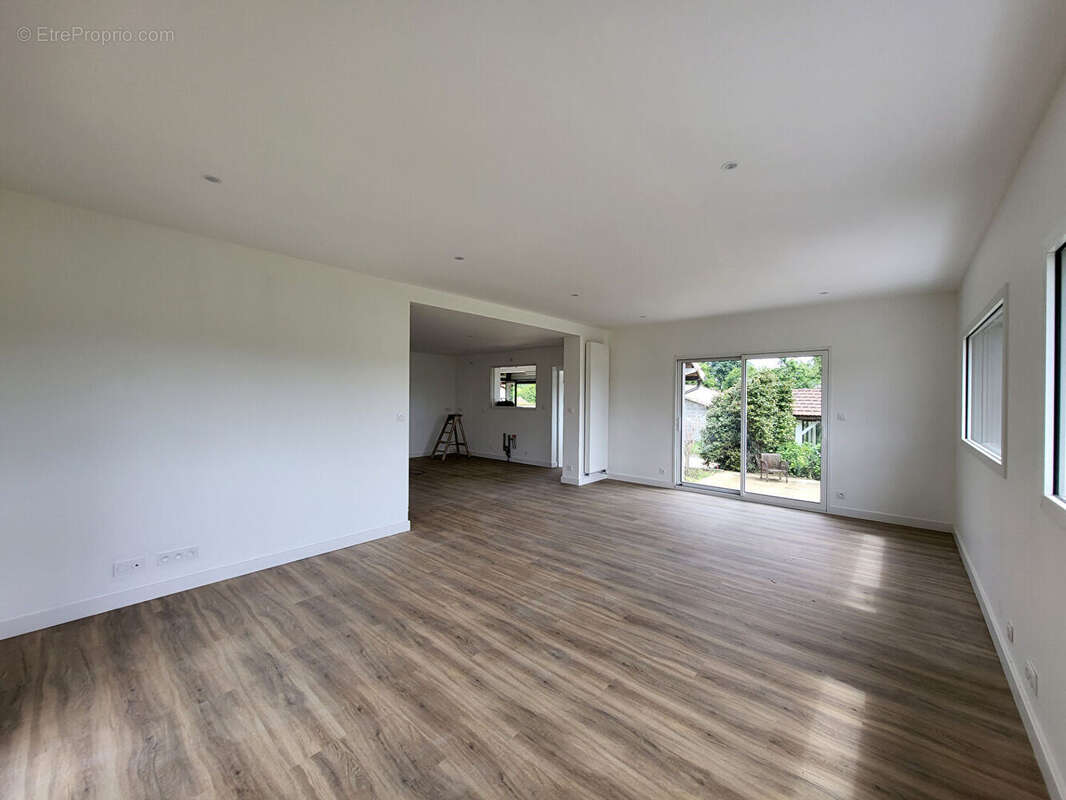 Maison à CHATILLON-SUR-CHALARONNE