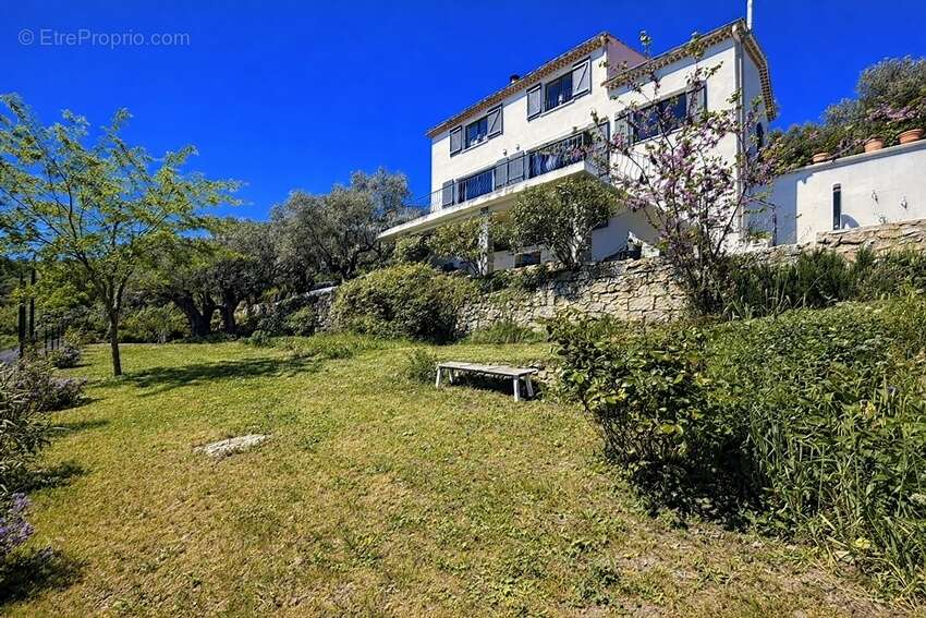 Maison 6 pièces / 130 m² / 519 000 EUR / BARGEMON - photo 15