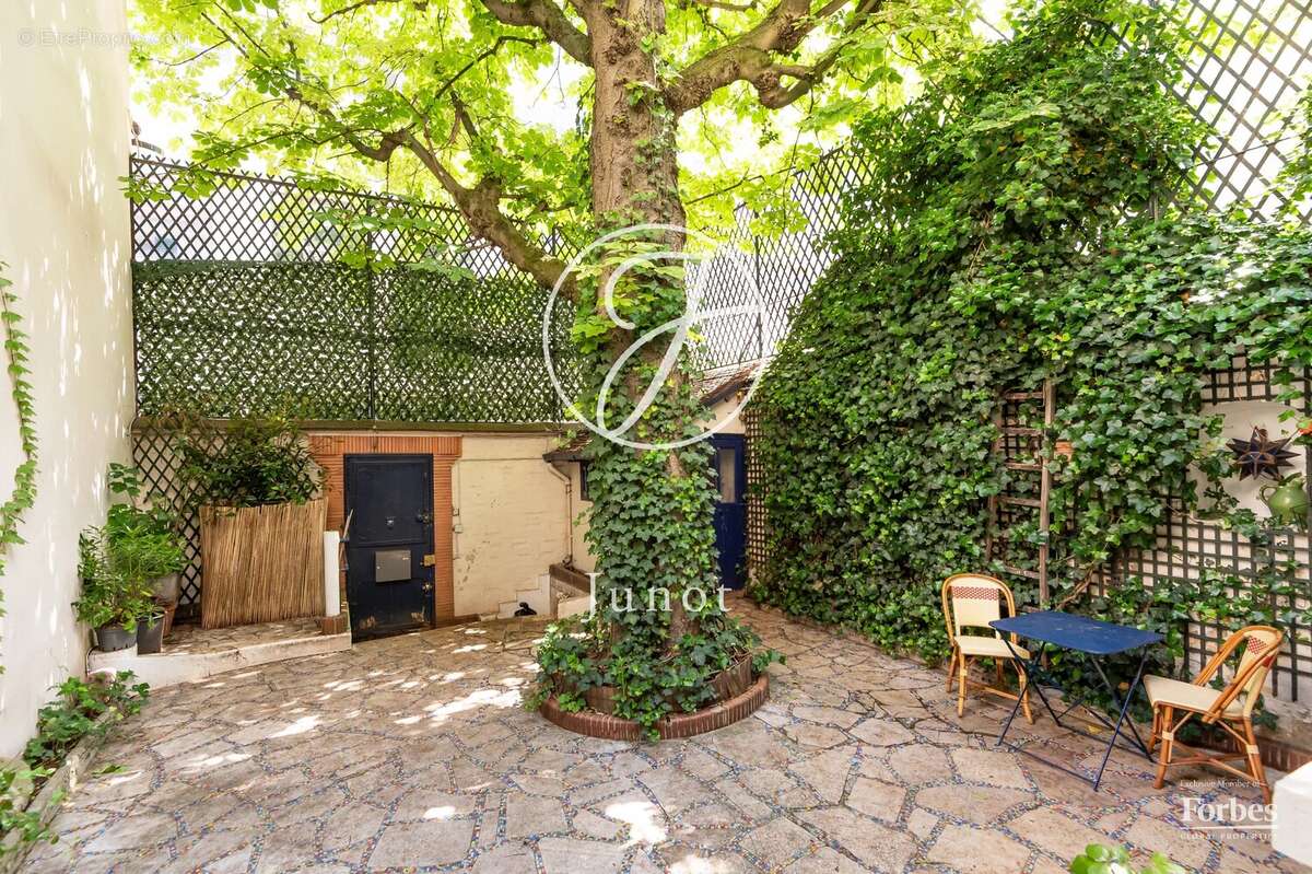 Maison à PARIS-18E