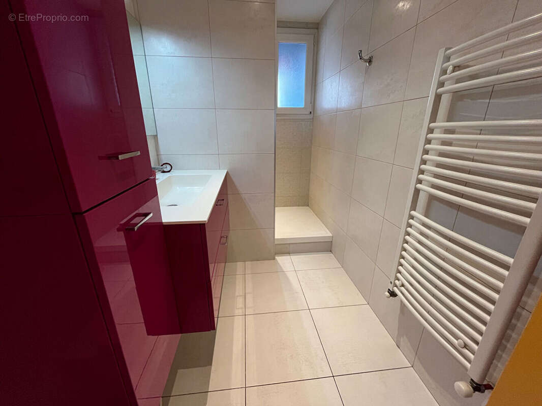 Appartement à GUILHERAND-GRANGES