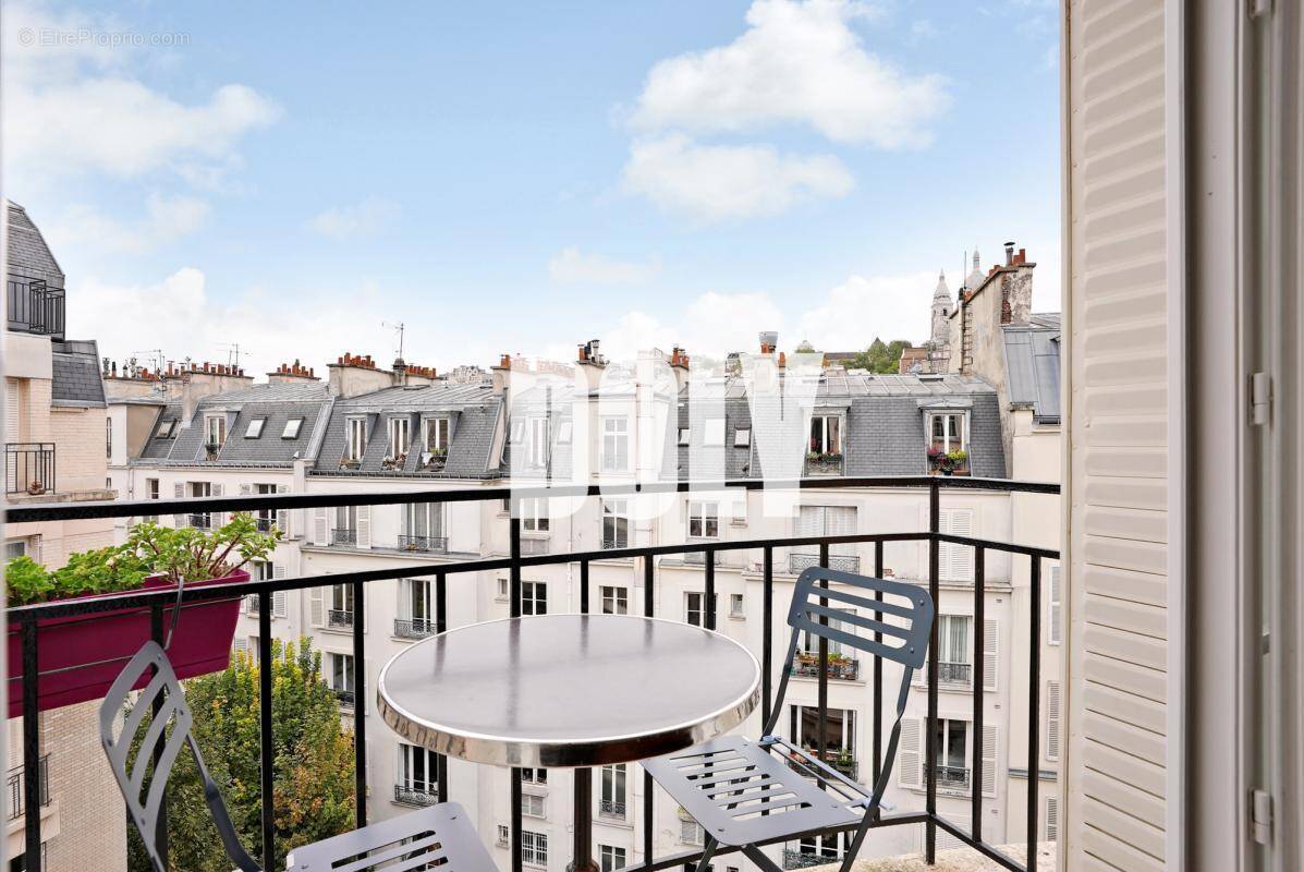 Appartement à PARIS-18E