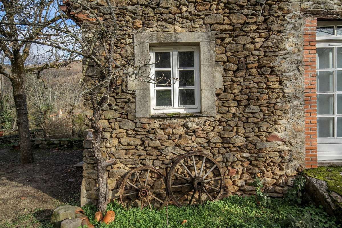 Maison à VILLENEUVE-D&#039;ALLIER