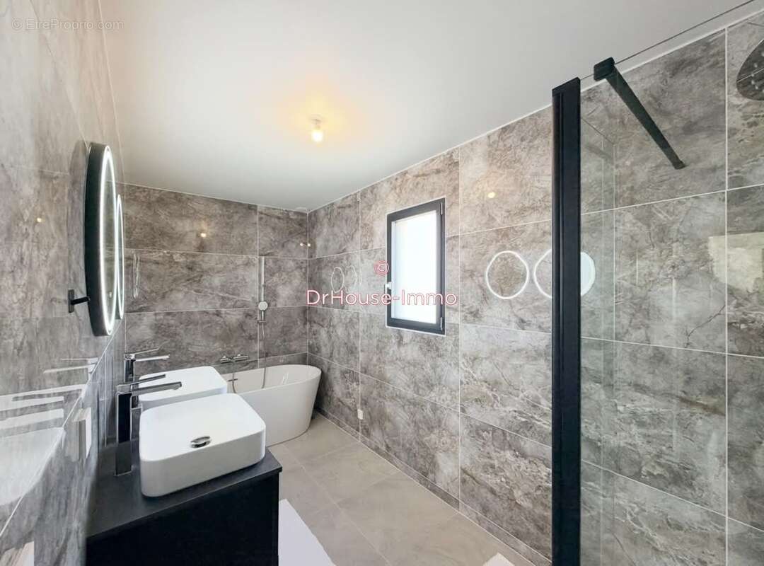 Maison 116 m² à Rouxmesnil-Bouteilles  - photo 7