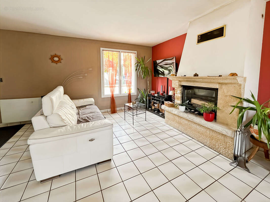 Maison à SAULX-LES-CHARTREUX