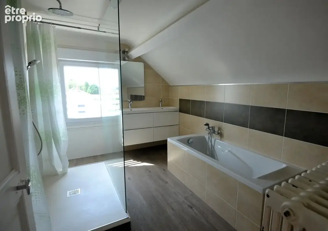 Maison de ville de caractère et terrain privatif de 586m2 - photo 4