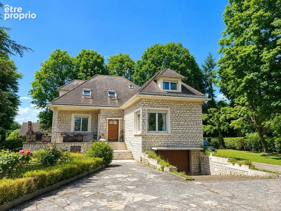 Maison à NEAUPHLE-LE-CHATEAU