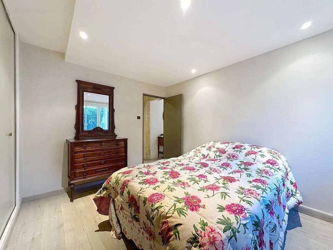 Maison à NANS-LES-PINS