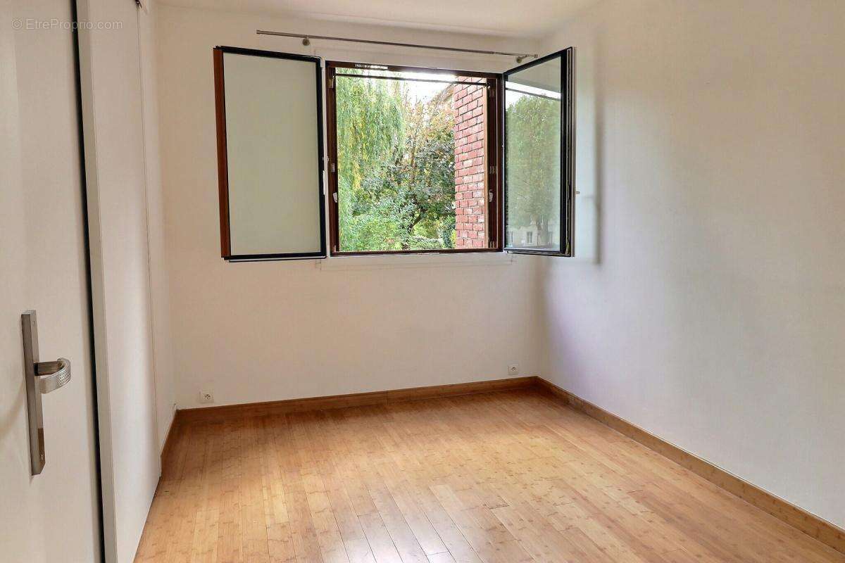 Appartement à MAREIL-MARLY