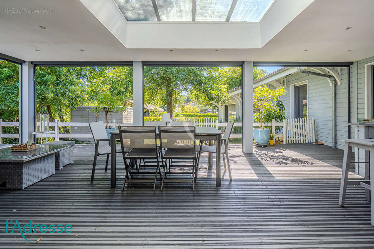 GRADIGNAN Coup de coeur ! - Maison familiale de plain pied en pleine nature - photo 2
