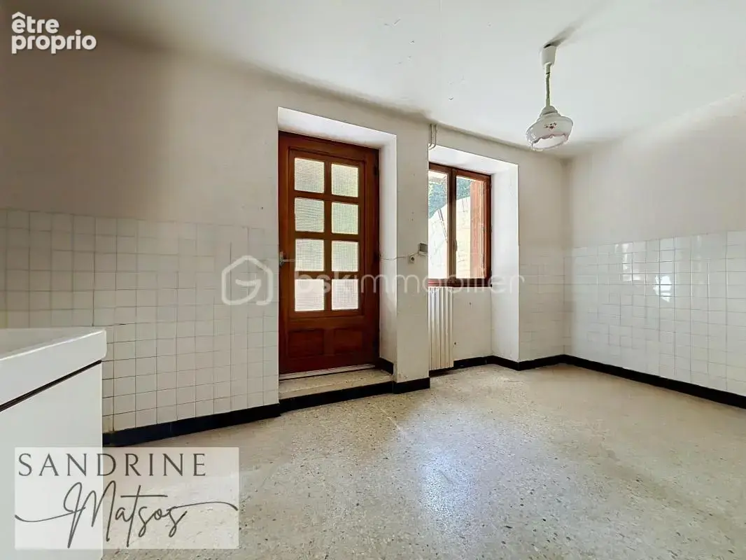 Maison en pierre pleine de charme et de potentiel - photo 8
