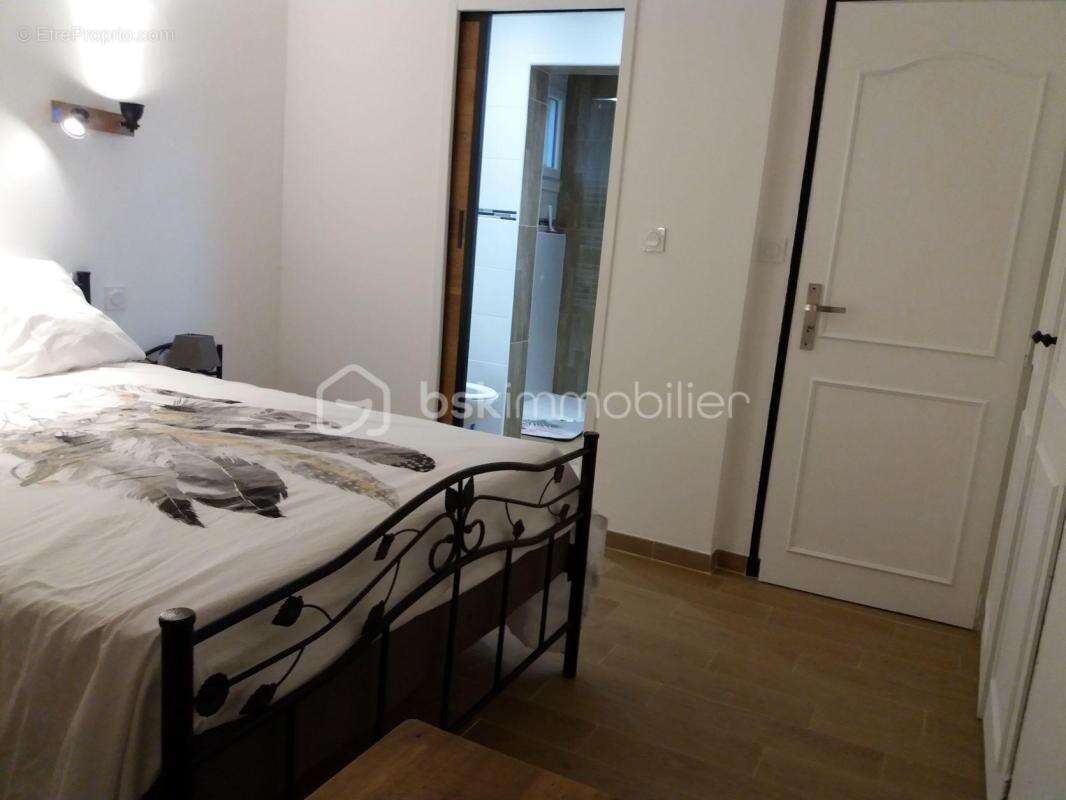 Maison à SAINT-LAURENT-DE-LA-SALANQUE