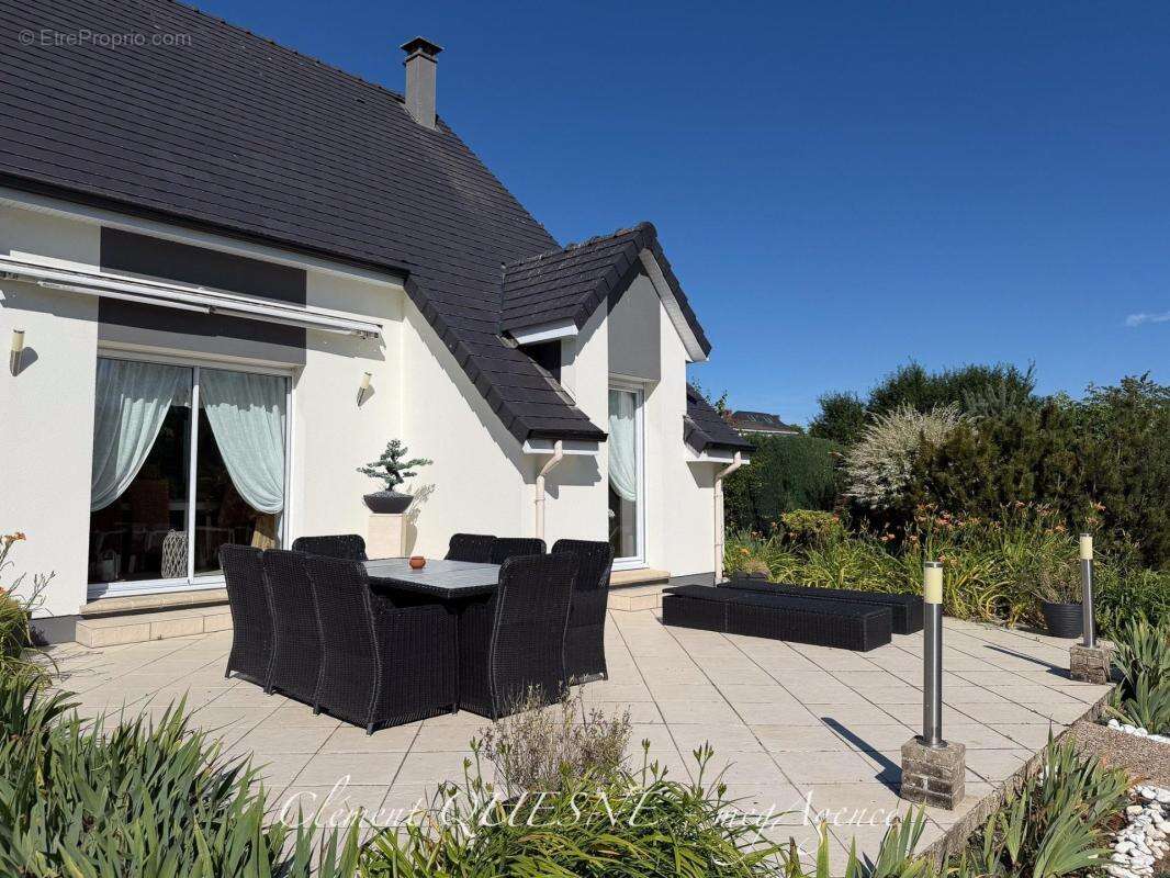 Maison à SAINT-NICOLAS-D'ALIERMONT