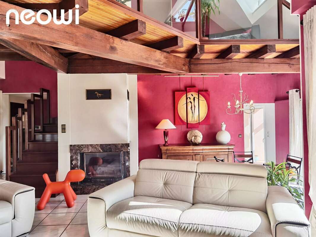 Rare : maison d’architecte lumineuse avec vie de plain-pied aux portes d’aurillac - photo 3