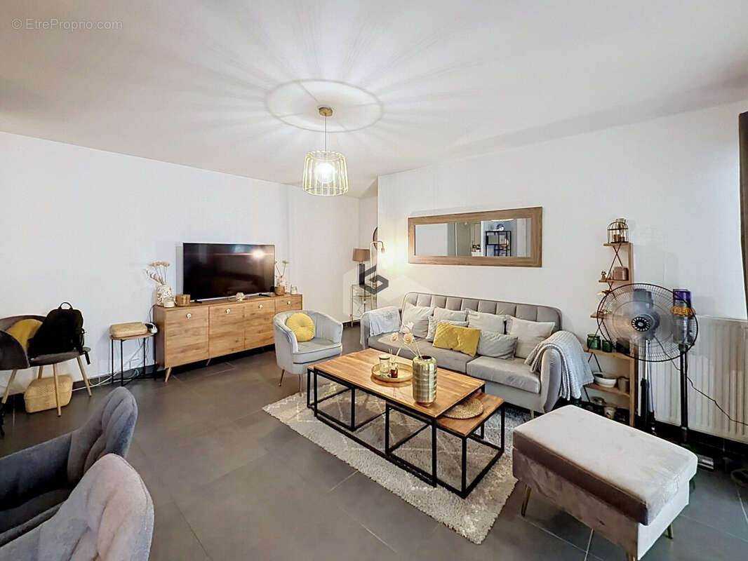 Appartement 80 m² à Reims  - photo 4