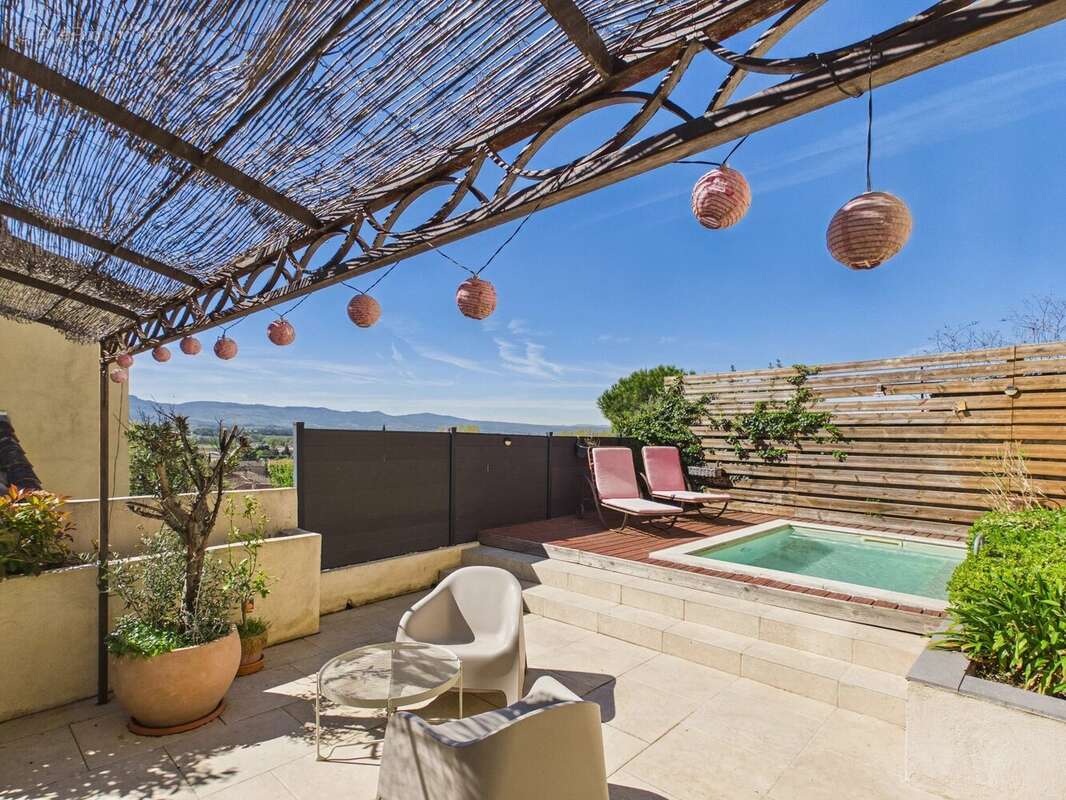 Maison à POURRIERES