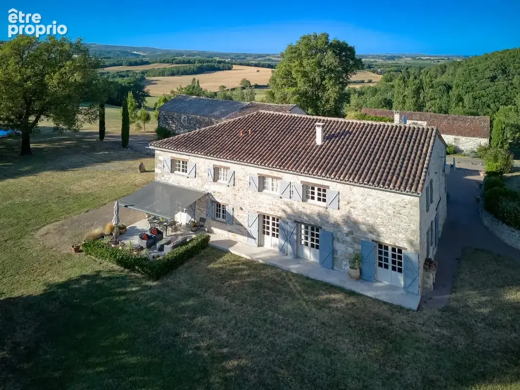 Charmante Ancienne Propriété de Vigneron avec 33 Hectares, Vues Panoramiques et Lac - photo 24