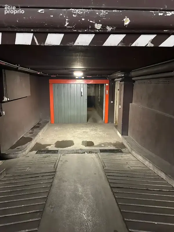 Parking à PARIS-6E