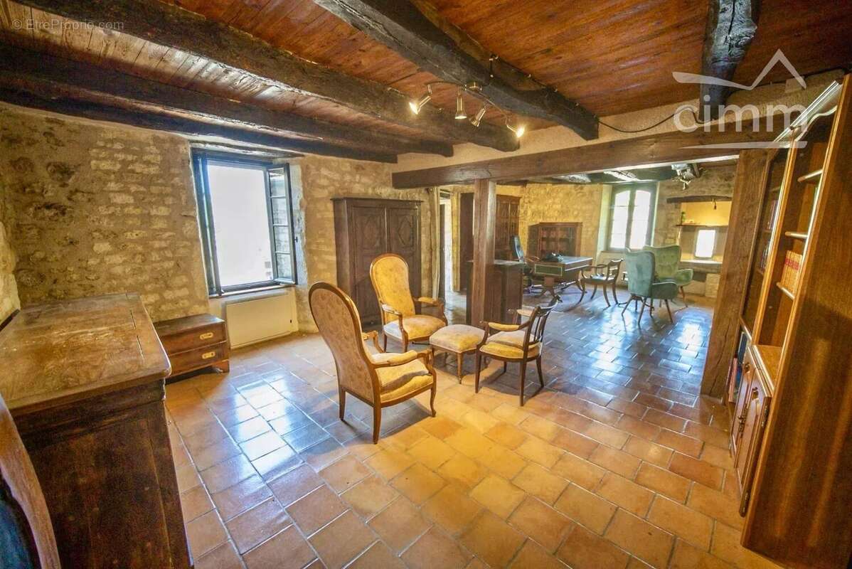 Belle maison au coeur du triangle d'or. - photo 10