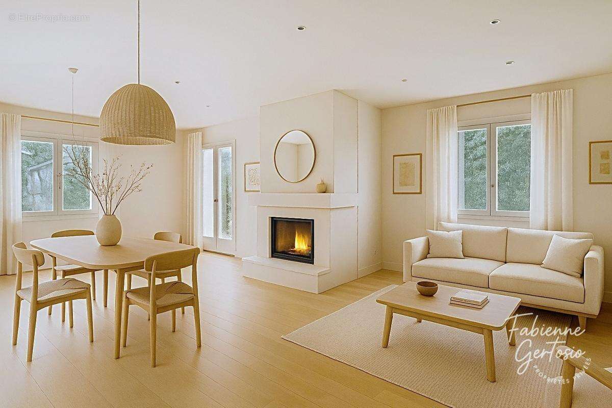 Maison à SOLLIES-VILLE