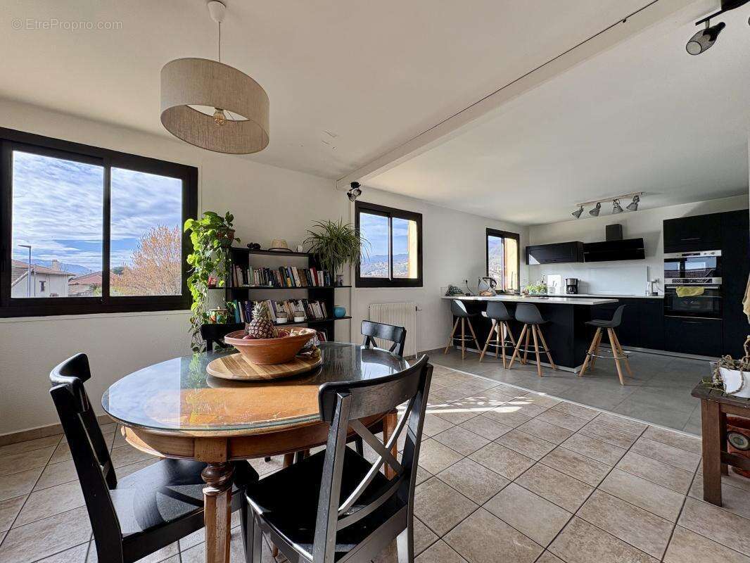 Maison 98 m² à Tullins  - photo 12
