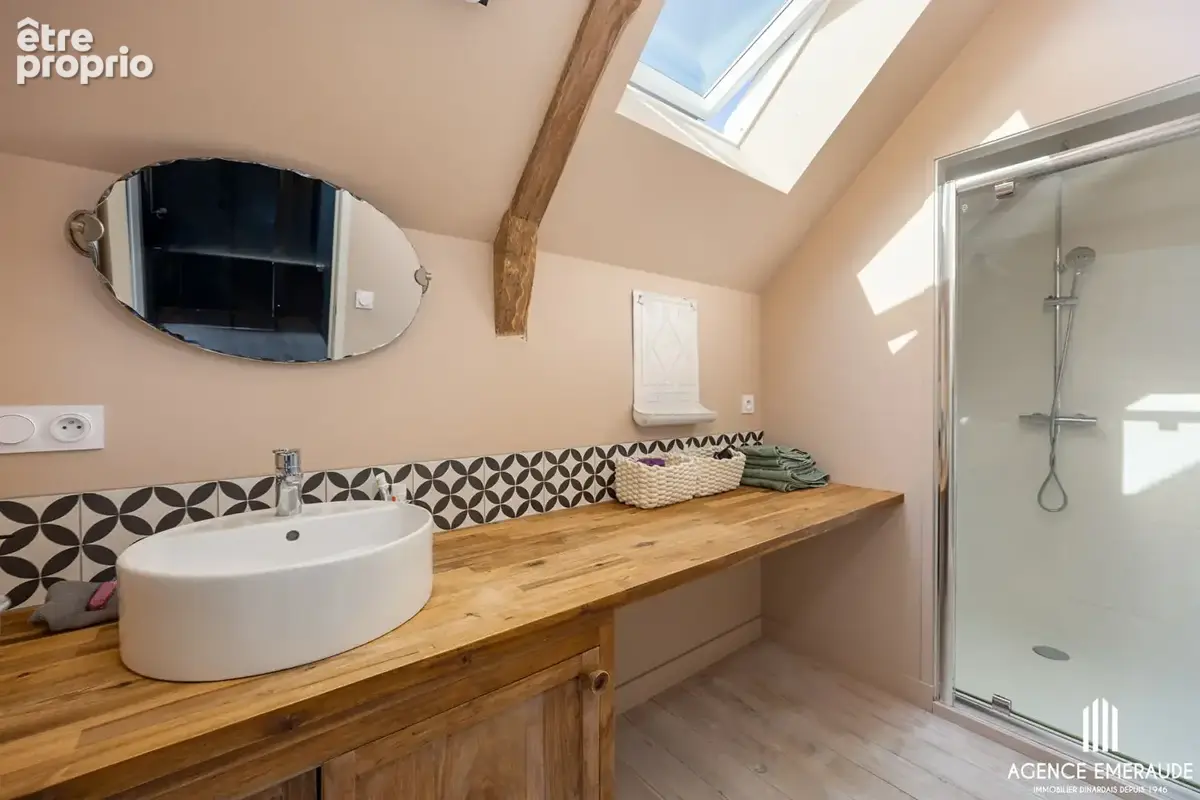 À vendre , Plouër-sur-Rance propriété de 2 charmantes maisons en pierres d'une surface d'environ 184 m² habitable sur un terrain - photo 8