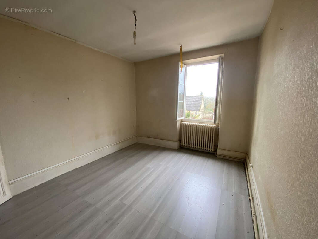 Maison de ville à rénover ! - photo 9