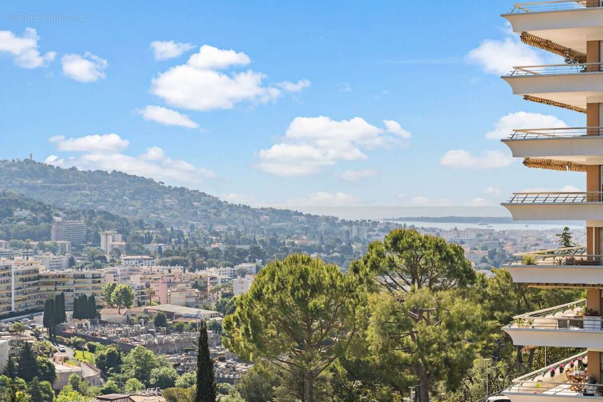 Appartement à LE CANNET