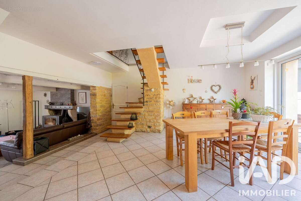 Maison 186 m² à Guignicourt-Sur-Vence  - photo 9