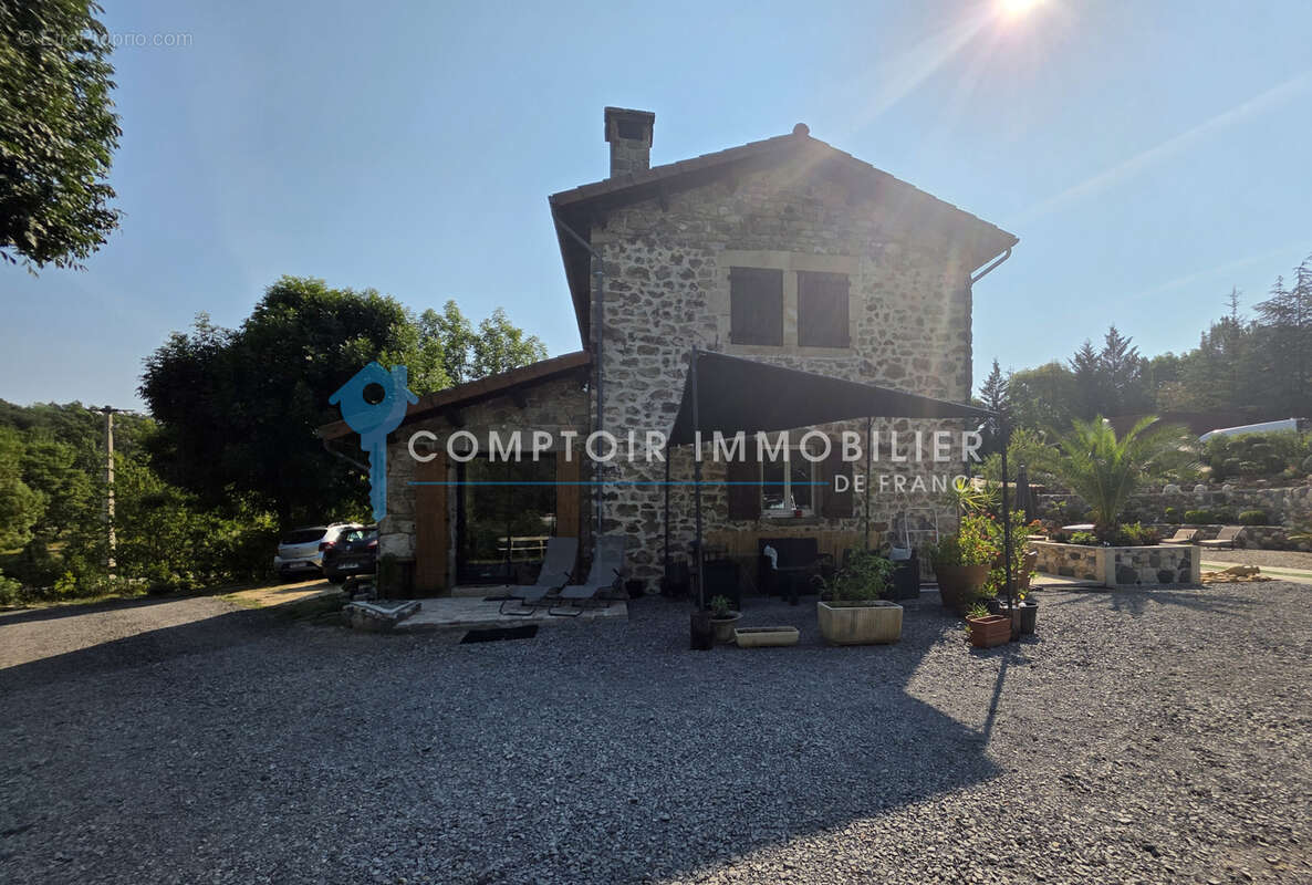 07 - jaujac - propriete en pierres  - 2 logments - sur 1774 m2  de terrain - photo 13