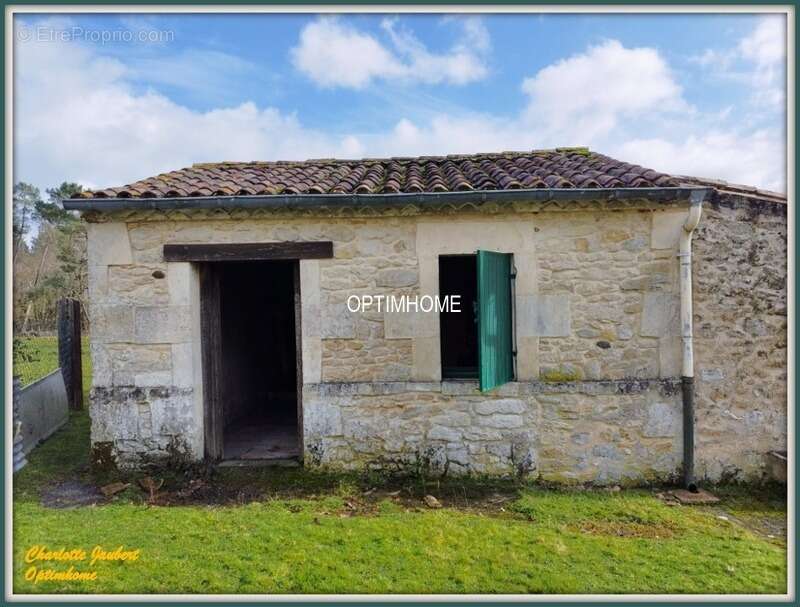 Maison à DONNEZAC