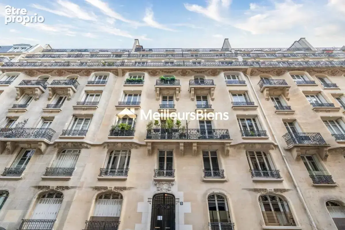 Appartement familial de standing dans un batiment post hausmannien - photo 1