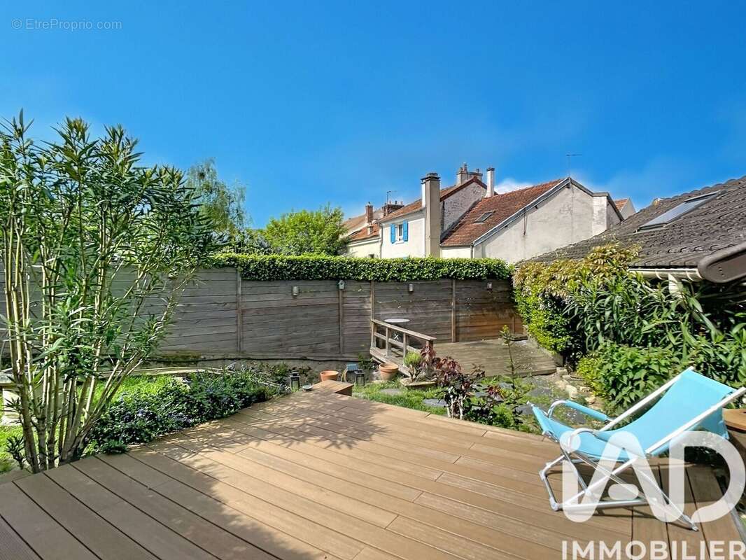 Maison 300 m² à Montlhery  - photo 6