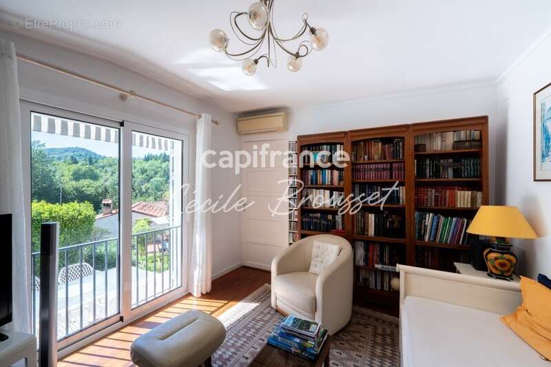 Maison à SAINT-LAURENT-DE-CERDANS