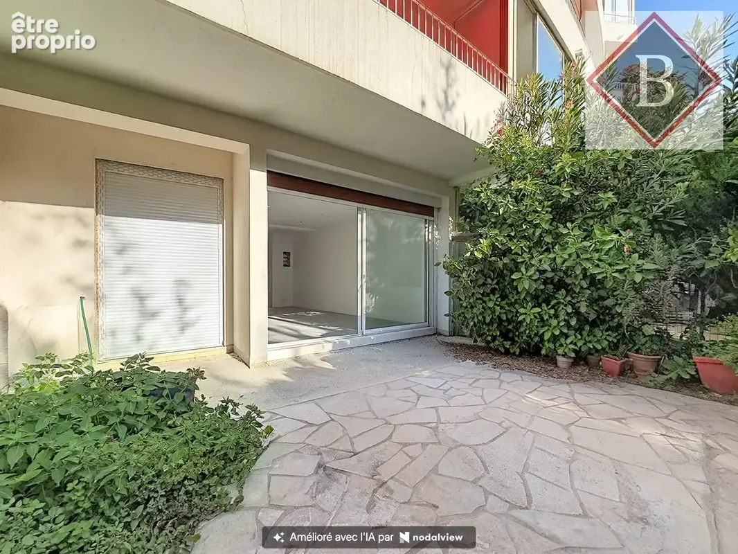 Appartement 2 pièces 44 m² à vendre à Cannes (06400) - photo 3