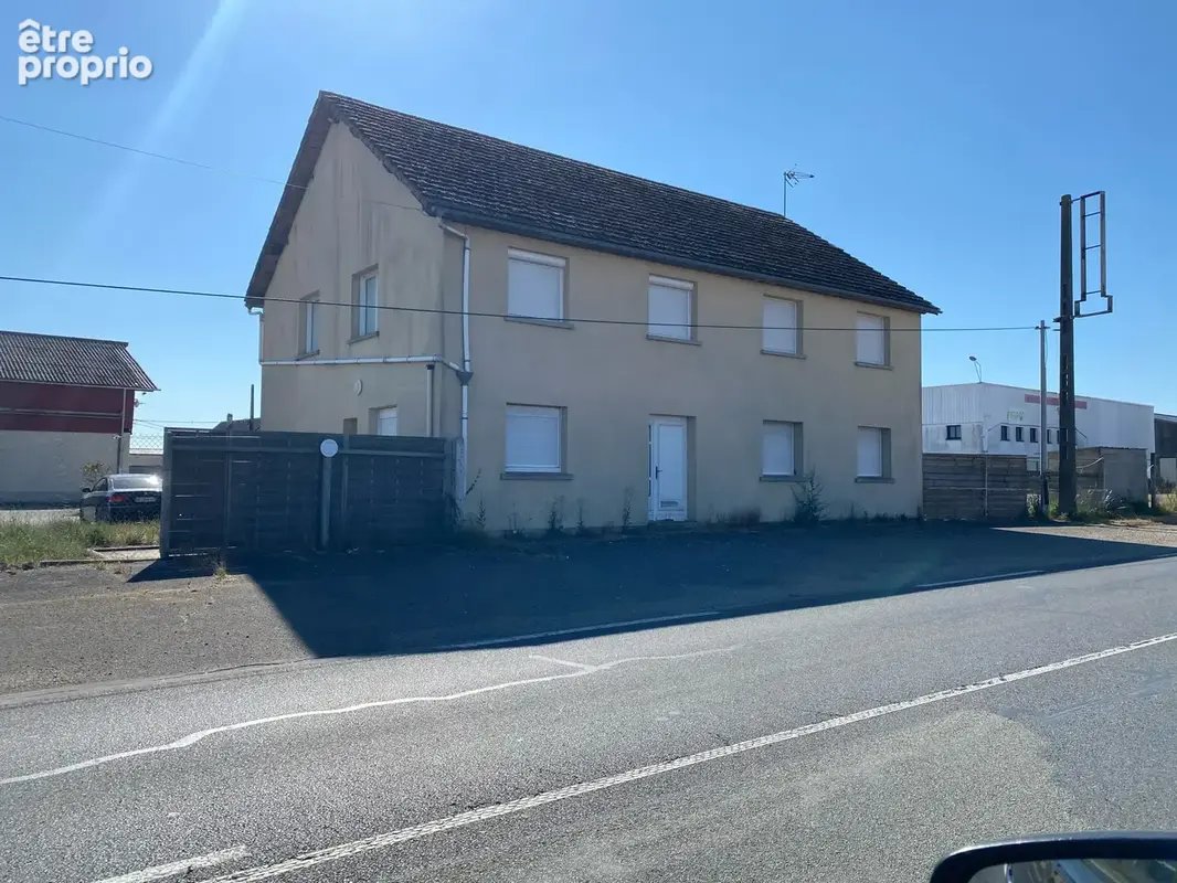 Photo Maison à Morvillers-Saint-Saturnin au prix de 236 000€