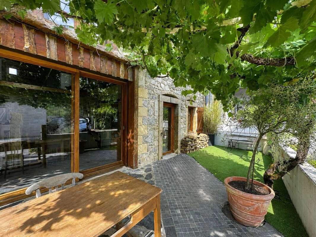 Maison 226 m² à Montcel  - photo 4