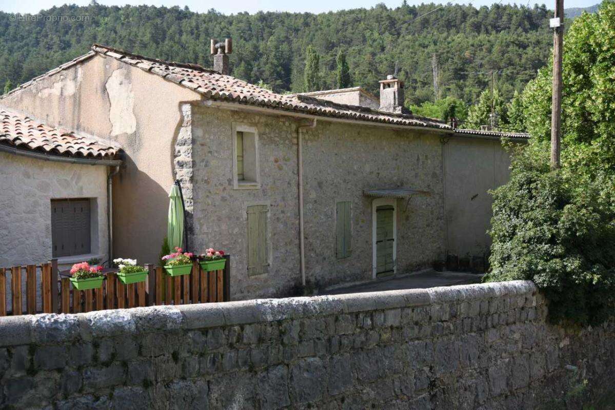 Maison en pierre de plain-pied à Montauban-sur-Ouvèze - photo 14