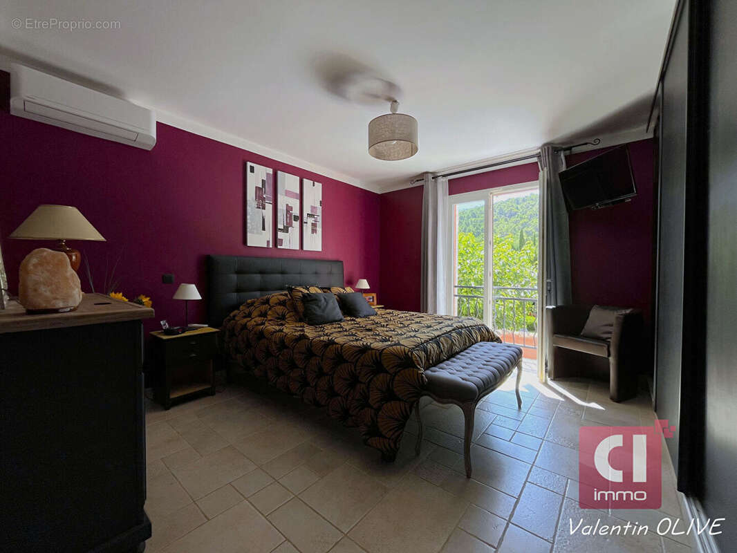 Maison Neoules 5 pièces 143 m2 - Piscine, Dépendance, Pool house, Garage et Carport. - photo 10