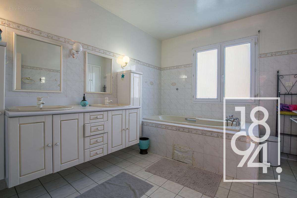 Maison à MARSEILLE-4E