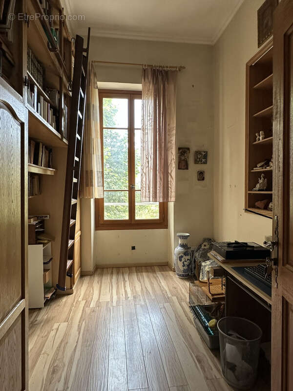 7/8 pieces dans maison de Maître avec jardin, terrasse et garages - photo 19