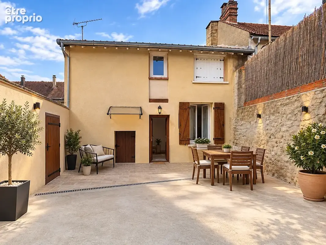 Photo Maison à Freneuse au prix de 157 000€