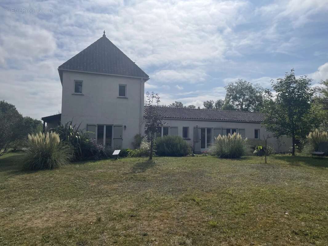 Maison à MONFLANQUIN