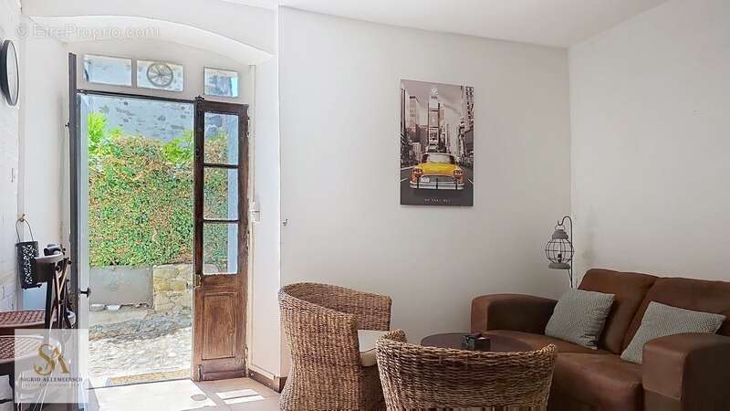 Maison de caractère en pierre, 3 chambres, jardin, terrasse et garage – Charme authentique au cœur d’un village calme entouré de - photo 6