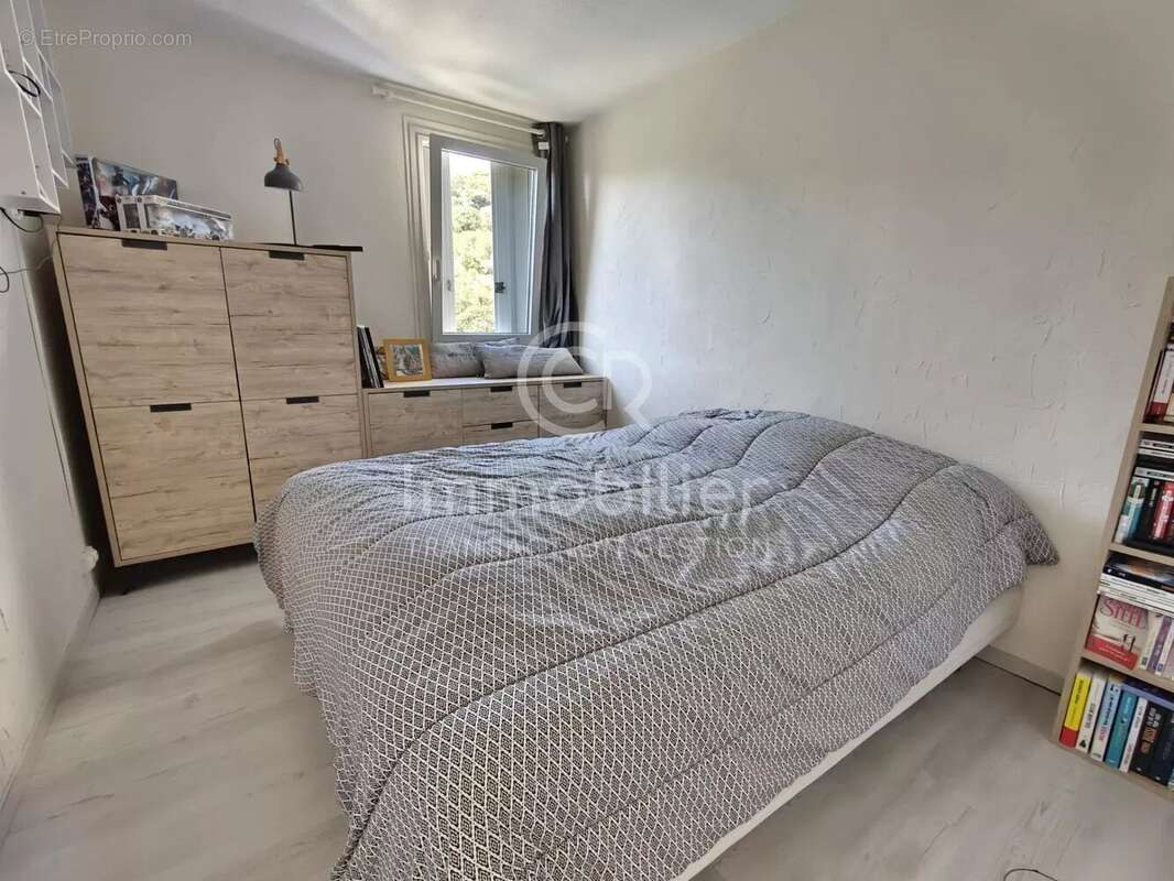 T4  de 95m²  - Parking et Cave - photo 6