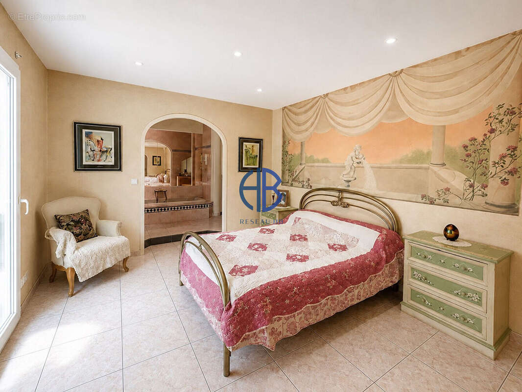 Maison Bourgoin Jallieu 5 pièce(s) 120 m² - photo 12